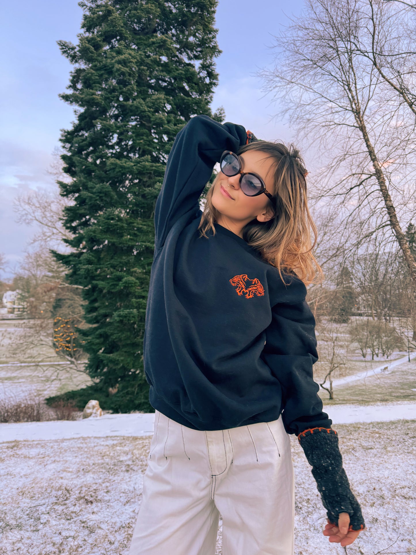 CREWNECK - Embroidered Logo